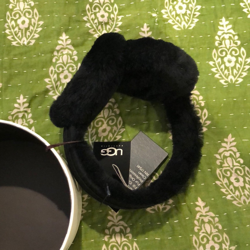 Black Ugg Earmuffs
